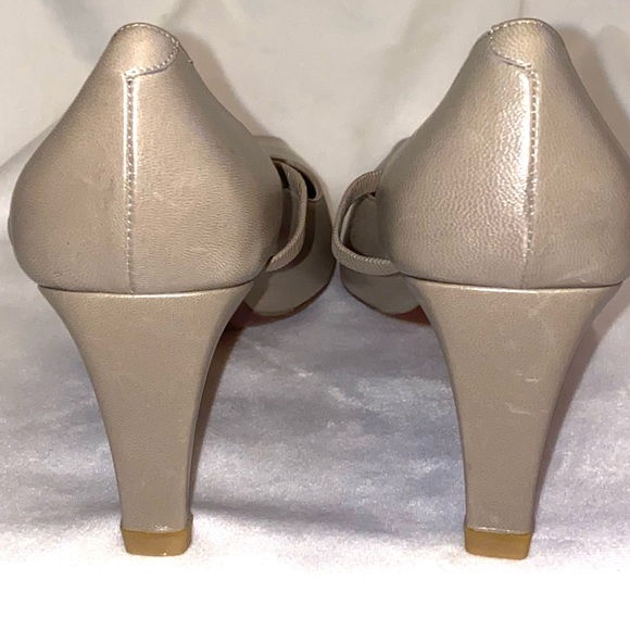 Louis Vuitton Paris Rare Leather Cone Heel Shoe - Picture 10 of 16